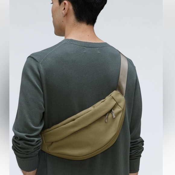 Everlane The Renew Transit Fanny Pack Nutria / Beech Green Color - Picture 3 of 9